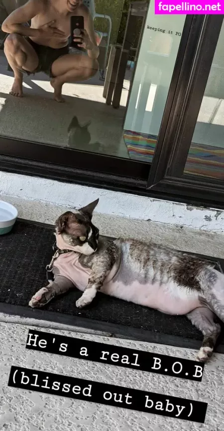 Hannah Hart OnlyFans Thumbnail #xlhH8gJ237