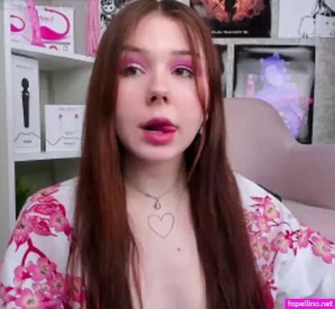 Hannah Lourens OnlyFans Thumbnail #NAO8GfYVoU
