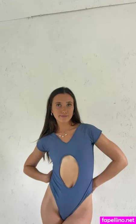 Hannah Meloche OnlyFans Thumbnail #riA2H5qTzK