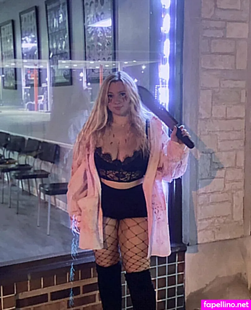 Hannah Crane, hannahrosierose, queen_rosehannah Nude Leaked OnlyFans Photo #eBDFmJAAyE