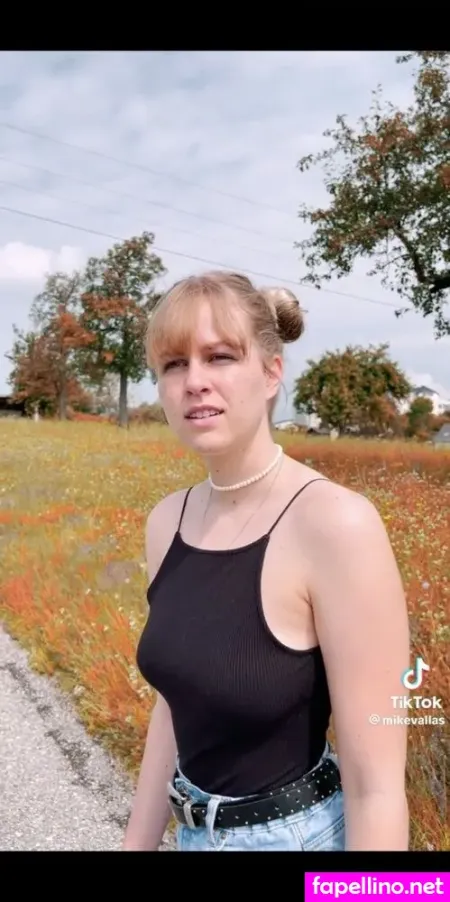 Hannah Tulnik OnlyFans Thumbnail #OxcwI49r32