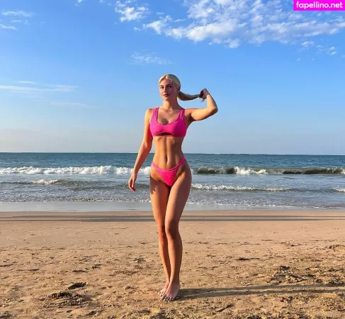 Hannah White OnlyFans Thumbnail #327wrJ82fM