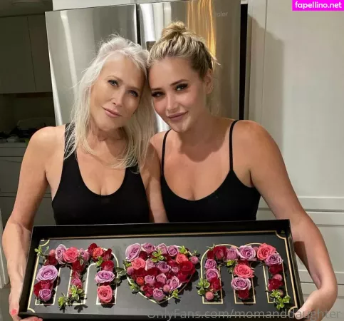 Hannahandsuzie OnlyFans Thumbnail #sphY65EJMT