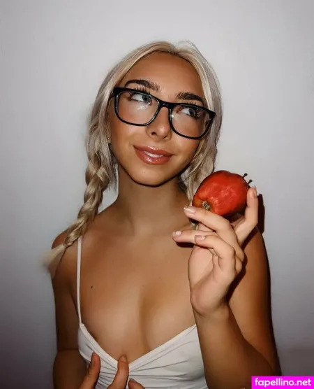 Hannahlilyroberts OnlyFans Thumbnail #FYJGXviYKa