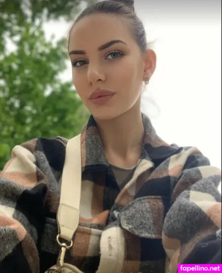 Hannarose Top OnlyFans Thumbnail #h2voE0URH2