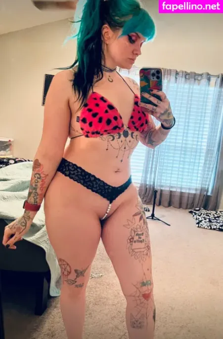 Happilyeverawful OnlyFans Thumbnail #Fm53zJ4ogx