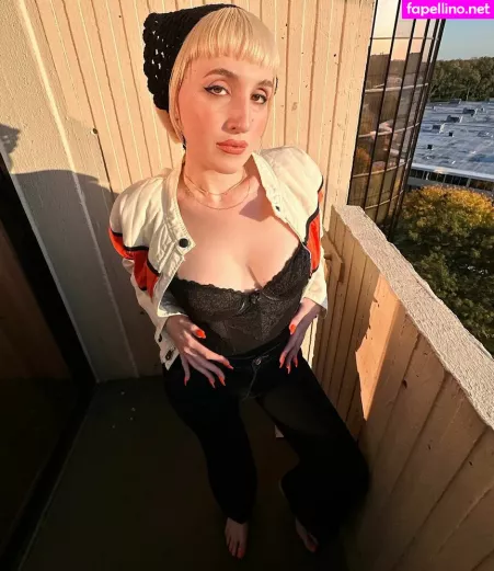 Harley Quinn Smith 1 OnlyFans Thumbnail #l3yQRdi1lJ