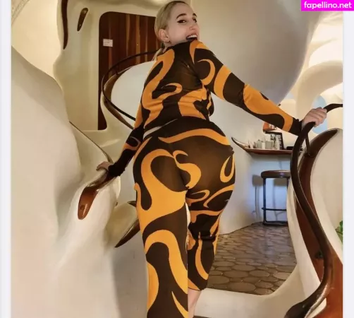 Harley Quinn Smith 1 OnlyFans Thumbnail #t5GAeTj2wm