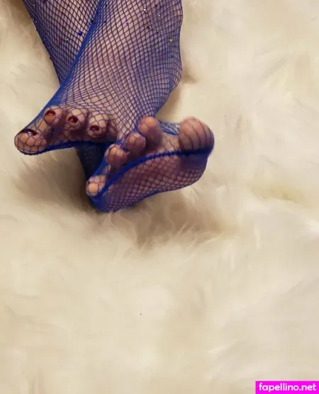 Harleyandivysfeet OnlyFans Thumbnail #8lxqmy2Yf6