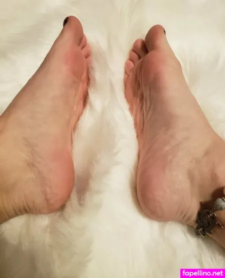 Harleyandivysfeet OnlyFans Thumbnail #DFDlTQ1wM5
