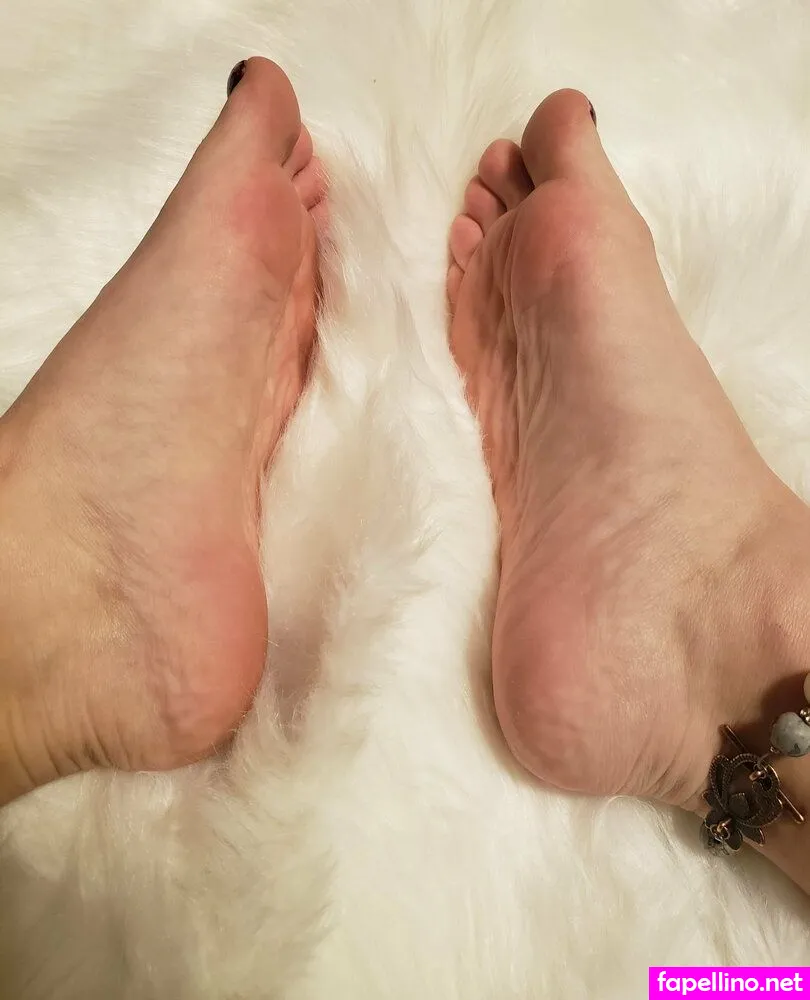 fl0werchildd, harleyandivysfeet Nude Leaked OnlyFans Photo #DFDlTQ1wM5