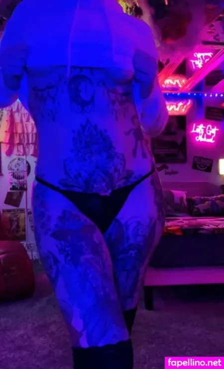 Harlowflowerfootgoddess OnlyFans Thumbnail #g7ye7CNyOu