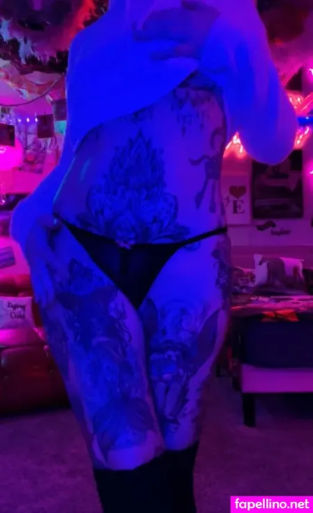 Harlowflowerfootgoddess OnlyFans Thumbnail #i6OnWklTmn