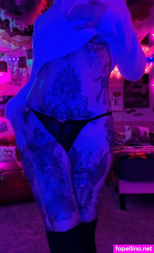 harlowflowerfootgoddess, hippyharlow Nude Leaked OnlyFans Photo #i6OnWklTmn