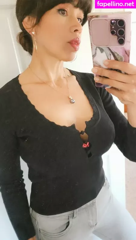 Hautemilf OnlyFans Thumbnail #7CCEEc3nTL