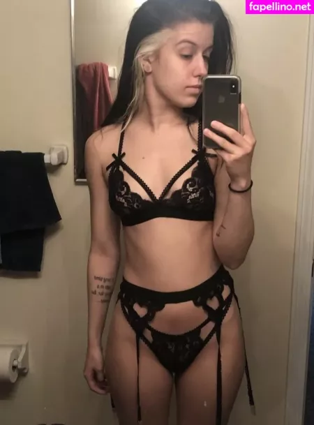 Hawlee Cromwell OnlyFans Thumbnail #LIInbjPG39