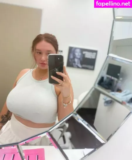Hayley Aurisch OnlyFans Thumbnail #YhM0O2ihNw