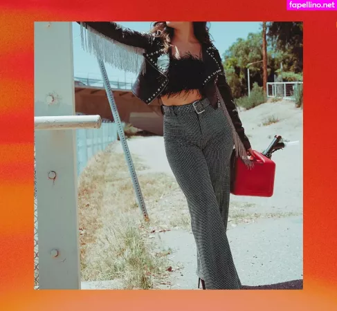 Hayley Orrantia OnlyFans Thumbnail #i45muVbzzX