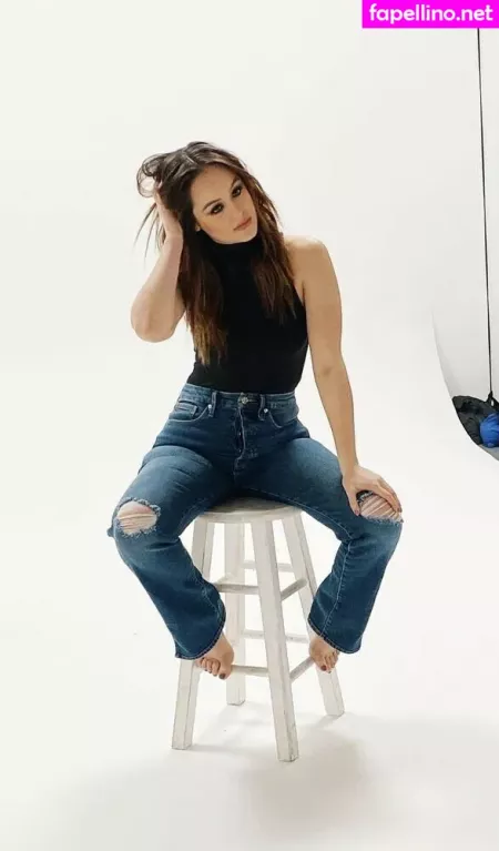 Hayley Orrantia OnlyFans Thumbnail #iGaOQLTezu