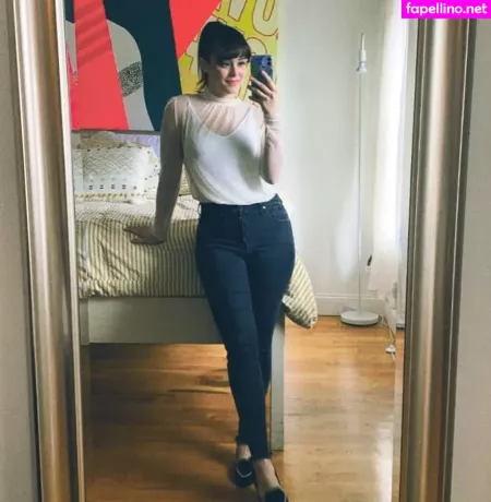 Hayley Orrantia OnlyFans Thumbnail #oq98mjDgPd