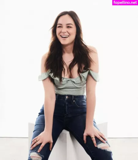 Hayley Orrantia OnlyFans Thumbnail #x31E0w5fgH