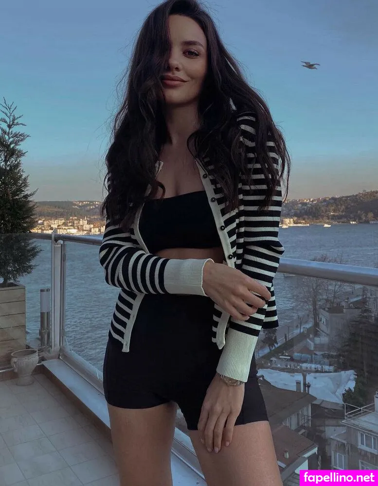 hazalfilizkucukkose Nude Leaked OnlyFans Photo #tSL8Aw4oY3