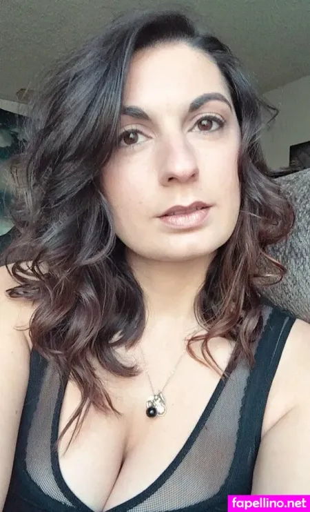 Heatheralysebecker OnlyFans Thumbnail #KW2E1l44oy