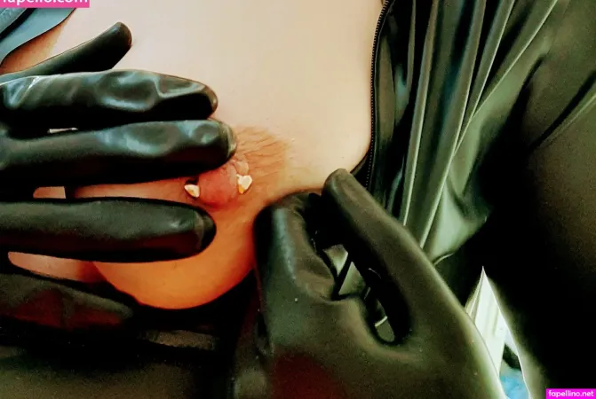 Heavyrubberette OnlyFans Thumbnail #C0hTArLvYk