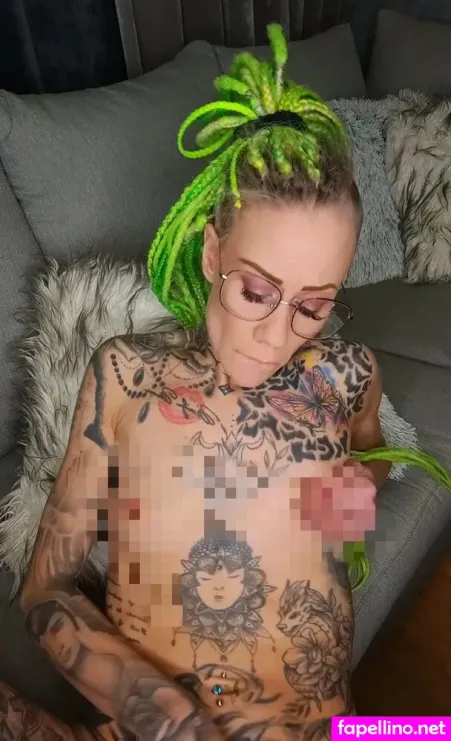 Heeladdictpetitefreee OnlyFans Thumbnail #CqZzFK8zoX