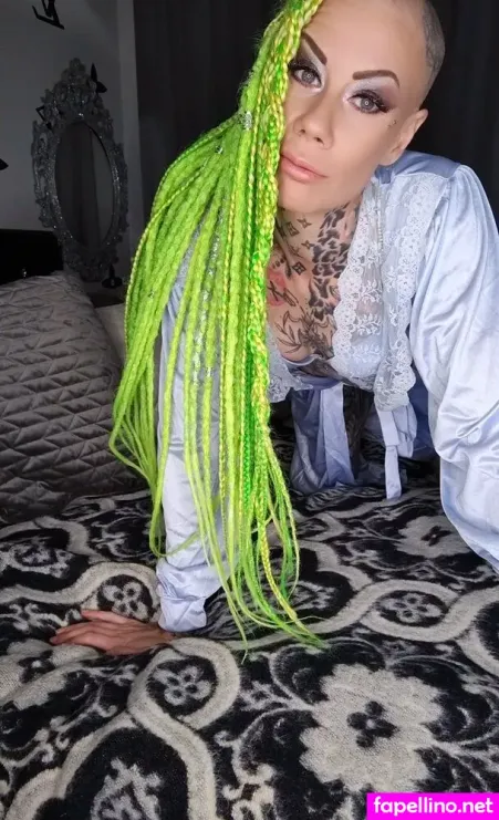Heeladdictpetitefreee OnlyFans Thumbnail #Hgs0T7EJU6
