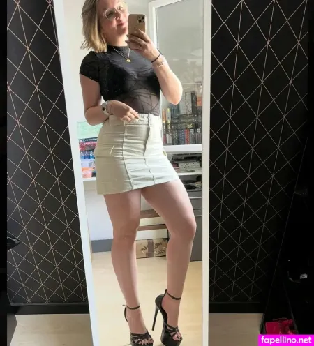 Heels Girl 87 OnlyFans Thumbnail #AI06TpLb8I