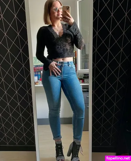 Heels Girl 87 OnlyFans Thumbnail #lZ4u9KylMi