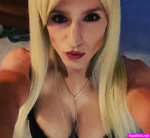 Heelsjessica OnlyFans Thumbnail #IqJ7BBwQN7