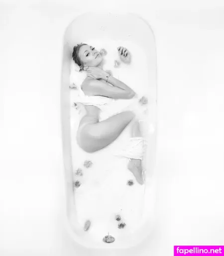 Heidi Erdbeer OnlyFans Thumbnail #GwE7LwRtb5