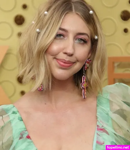 Heidi Gardner OnlyFans Thumbnail #G92sg9Path