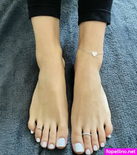 Heidihotfeet OnlyFans Thumbnail #7sF6dYsyZl