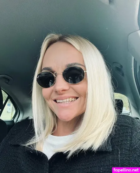 Helen De OnlyFans Thumbnail #3DK4D2II2y