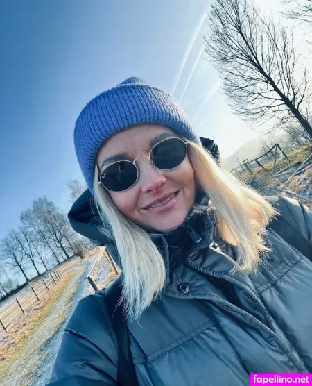 Helen De OnlyFans Thumbnail #9PjnLhPuJa