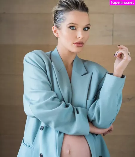 Helen Flanagan OnlyFans Thumbnail #xQESOiqh1z