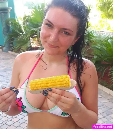 Helen Jones OnlyFans Thumbnail #NyoCVwp6jB