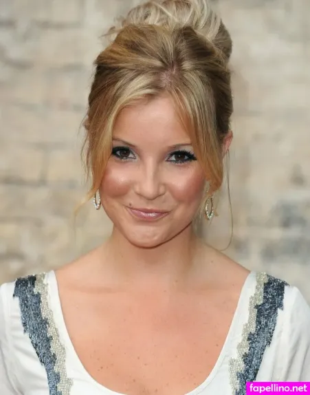 Helen Skelton OnlyFans Thumbnail #8qGNp9MdYq