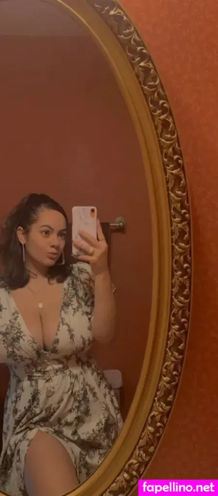 Helena Calabia OnlyFans Thumbnail #CyjMxAInLj