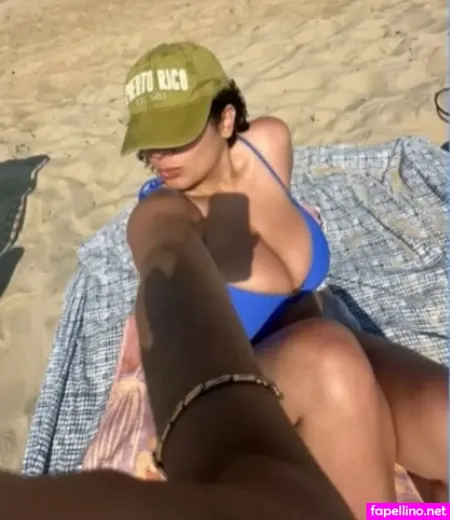 Helena Calabia OnlyFans Thumbnail #DDT8rpVJEI