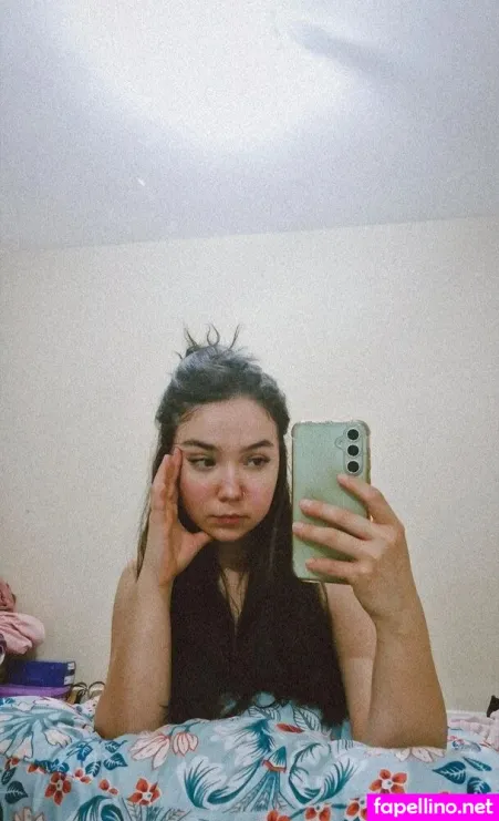 Helena Leao OnlyFans Thumbnail #GzFkWY2j71