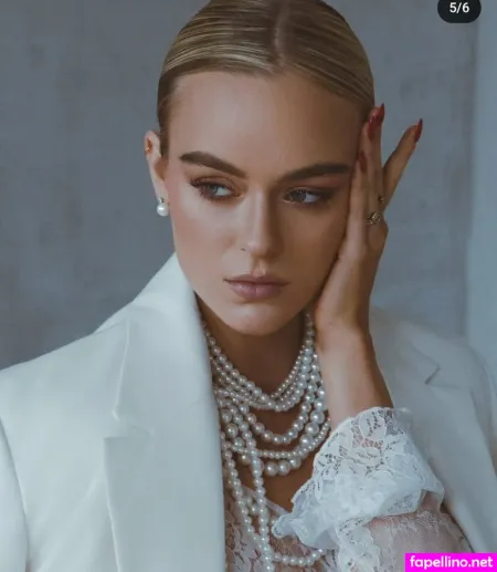 Helena Niii OnlyFans Thumbnail #Ipbem4CJea