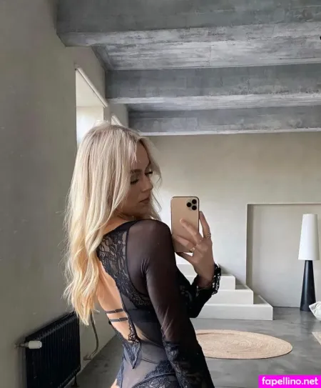 Helena Niii OnlyFans Thumbnail #f8WBaM5b60