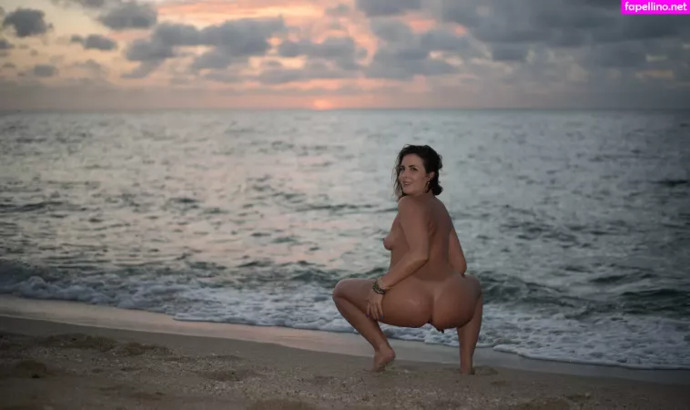 Helena Price OnlyFans Thumbnail #Wi0g8XqxJG