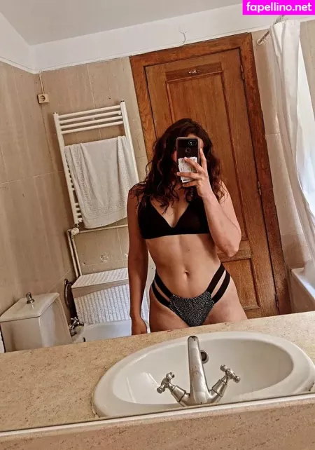 Helena Santos OnlyFans Thumbnail #5Vn6N7QVtn