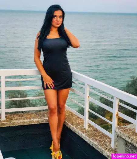 Helenahel OnlyFans Thumbnail #Rqj95UzxOx