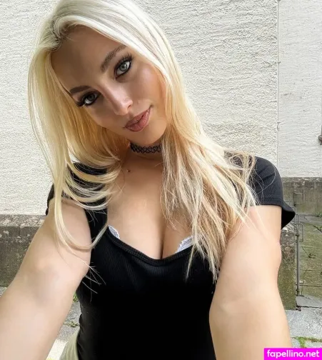 Helenakingsoul OnlyFans Thumbnail #4WNxaDUIm1